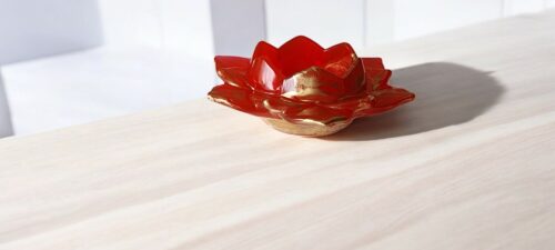 Bougeoir grande fleur de lotus rouge dorée – Image 2