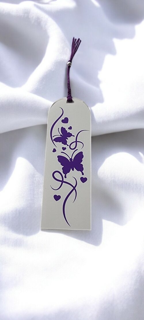 Marque page papillons et coeurs violet et blanc