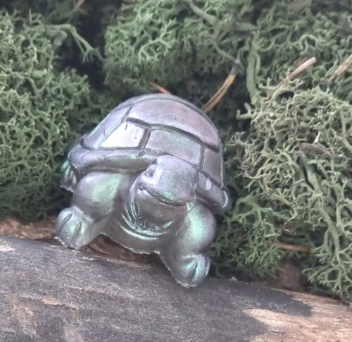 tortue en résine, décoration tortue, tortue déco design, tortue décoration intérieure, tortue zen déco, objet déco animal, carapaz tortue, figurine tortue artisanale