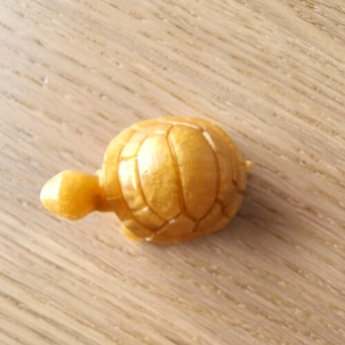 tortue en résine, décoration tortue, tortue déco design, tortue décoration intérieure, tortue zen déco, objet déco animal, carapaz tortue, figurine tortue artisanale