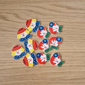 Lot 11 clowns en bois