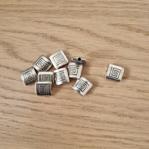 13 Perles acier motif spirale carrée