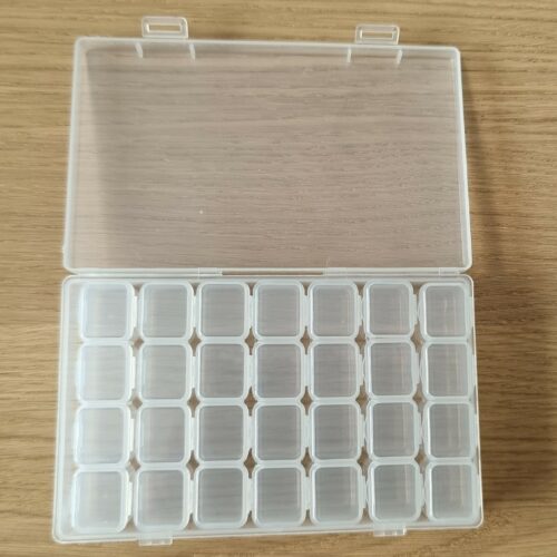 boite de rangement 28 compartiments blanches