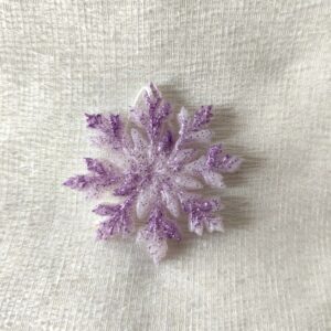 Givrelia blanc paillettes violettes