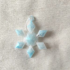 Givrelia blanc paillettes bleues