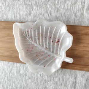 Ecrin de feuille blanc doré et rouge