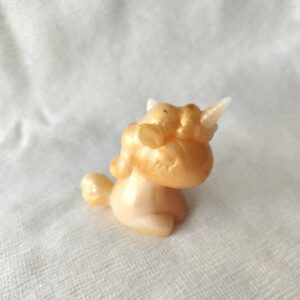 Zicorne blanche et jaune